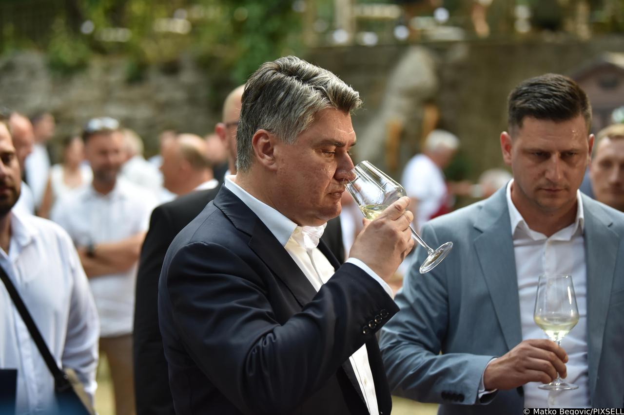 Predsjednik Milanović u Vrgorcu posjetio manifestaciju Dani pršuta i vina