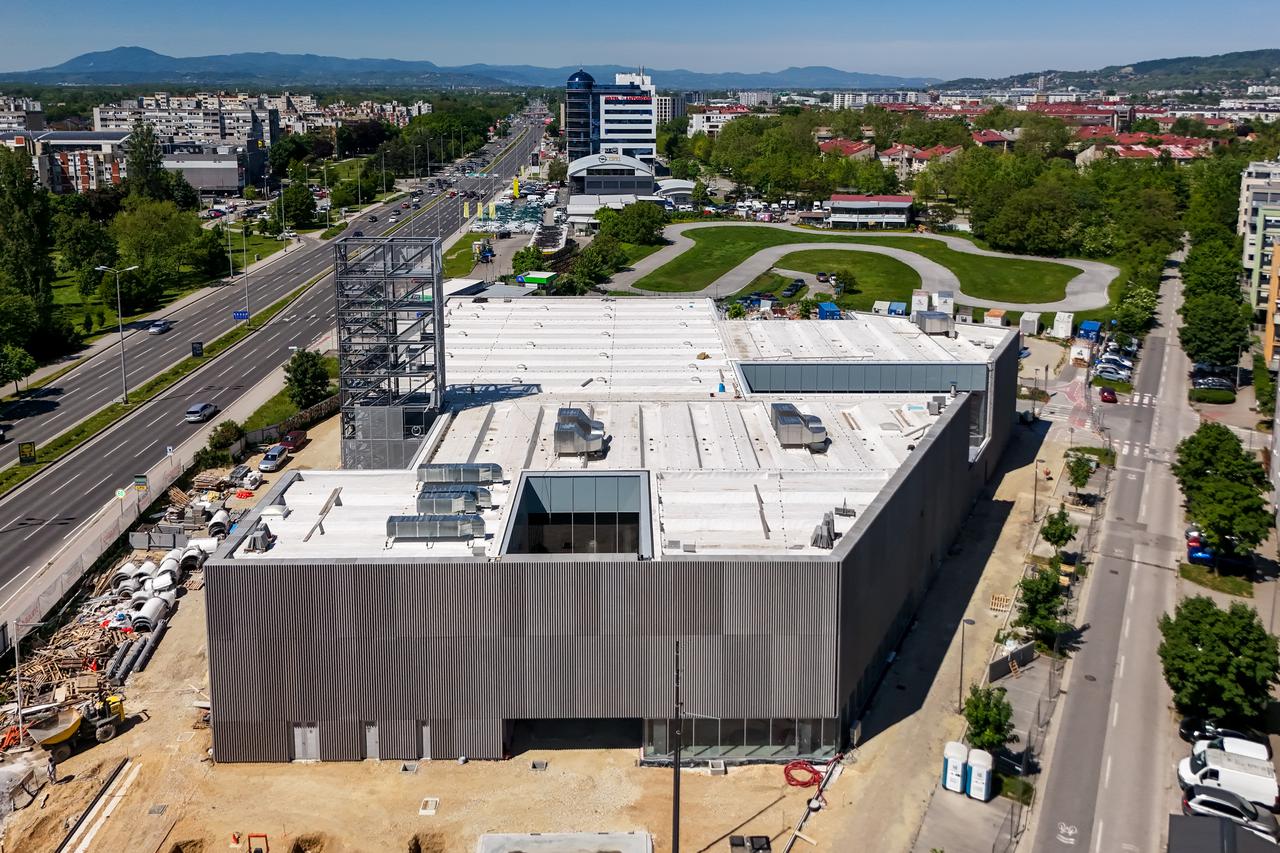 Pogled iz zraka na novi bazenski kompleks u Španskom