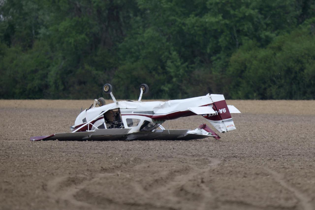 Avion prisilno sletio kod Ivankova, pilot završio u bolnici