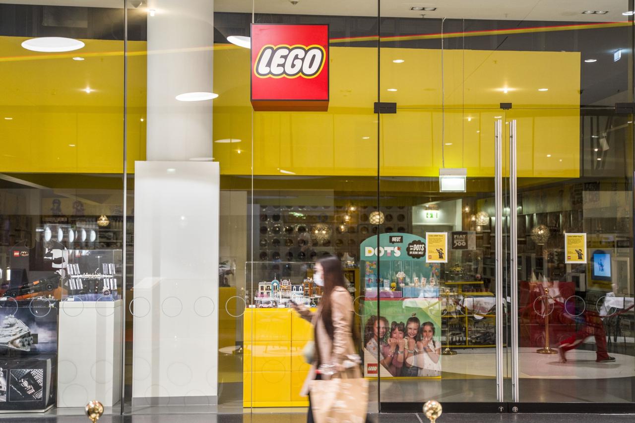 Coronavirus - Lego closes all its shops