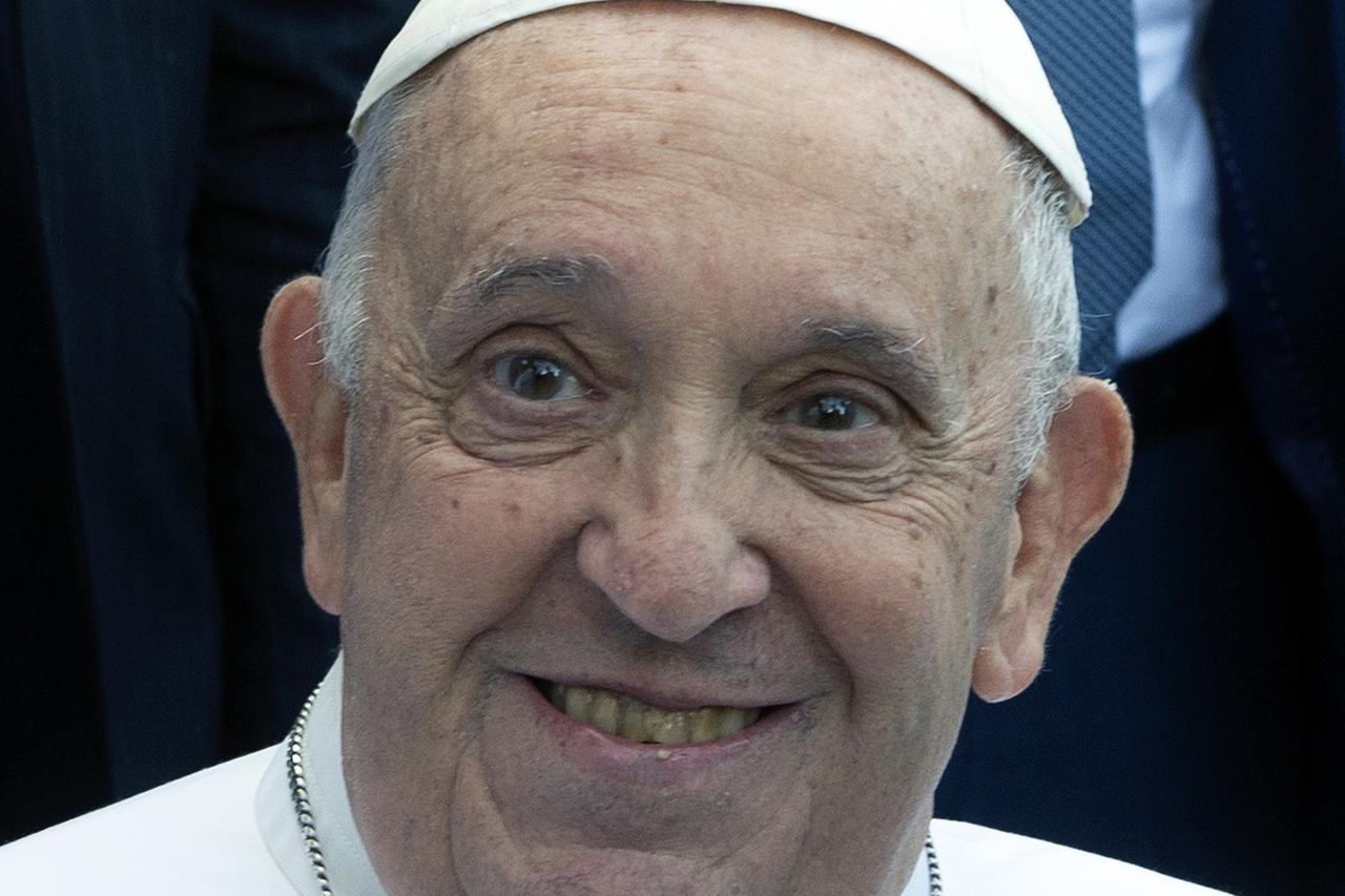 Papa Franjo otpušten iz bolnice devet dana nakon operacije