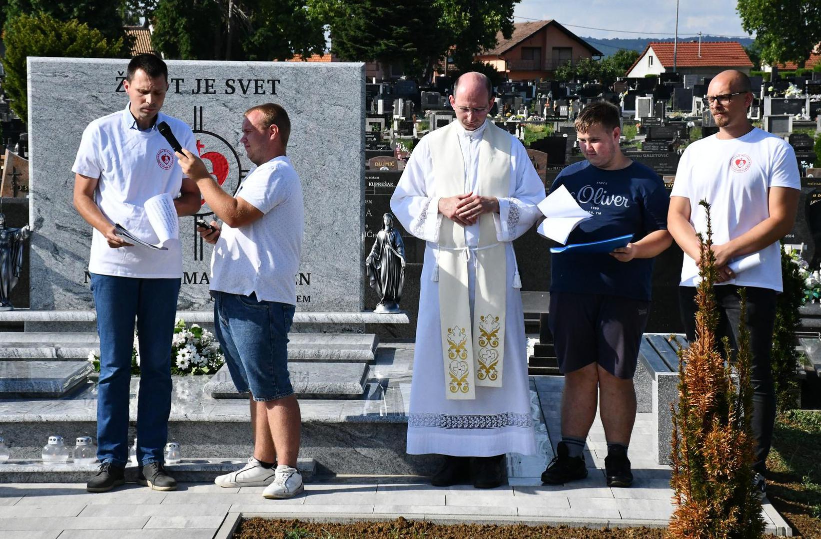 27.06.2024., Slavonski Brod - Blagoslov grobnice za nerodjenu djecu Udruge Betlehem Slavonski Brod na Gradskom groblju u Slavonskom Brodu. Photo: Ivica Galovic/PIXSELL