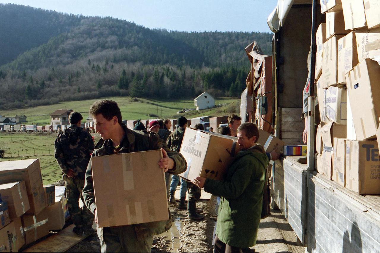 Zagreb: Put konvoja pomoći Bijeli put prema Novoj Bili, 1993.