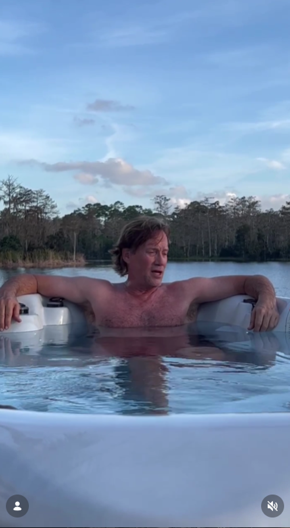 Njegova otvorena podrška Donaldu Trumpu dodatno je učvrstila njegov status. Uvjeren je da se s Trumpovim povratkom u Bijelu kuću stvari mijenjaju. 