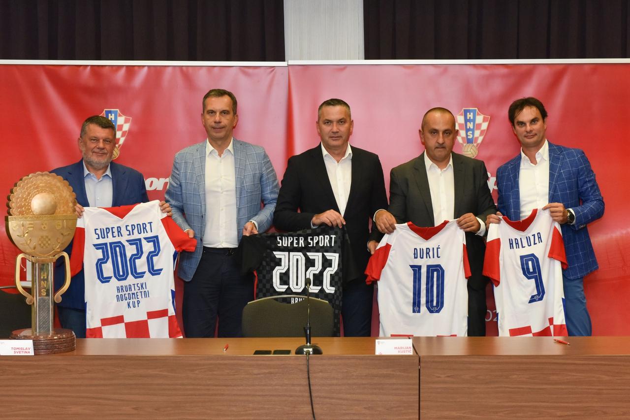 Zagreb: Svečano potpisivanje ugovora između HNS-a i SuperSporta