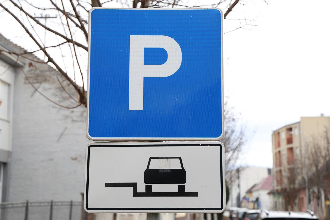 Osijek: Parkiranje automobila u Ružinoj ulici uskoro ulazi u sustav naplate 