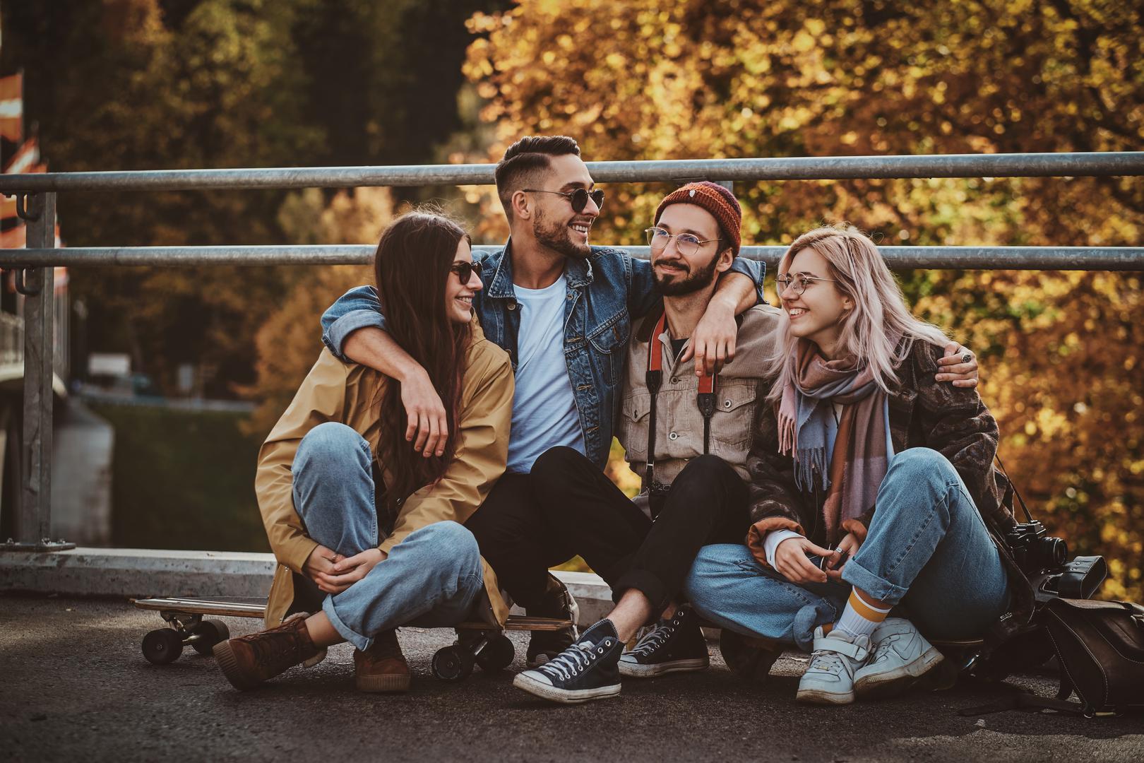 Ovan (21. ožujka - 19. travnja) - Spontanost- Kao vatrenom znaku koji voli zabavu, potreban vam je prijatelj koji je podjednako ‘kaotičan’ i pustolovan. Naći ćeš prijatelja za cijeli život u nekome tko je spreman odbaciti sve i otići na putovanje ili odletjeti u Vegas na ludi vikend. ‘Ovnovi uživaju u adrenalinu i uzbuđenju isprobavanja novih stvari’, kaže Wang, ‘Žele prijatelja koji može parirati njihovoj energiji i unijeti uzbuđenje u njihove živote’. 