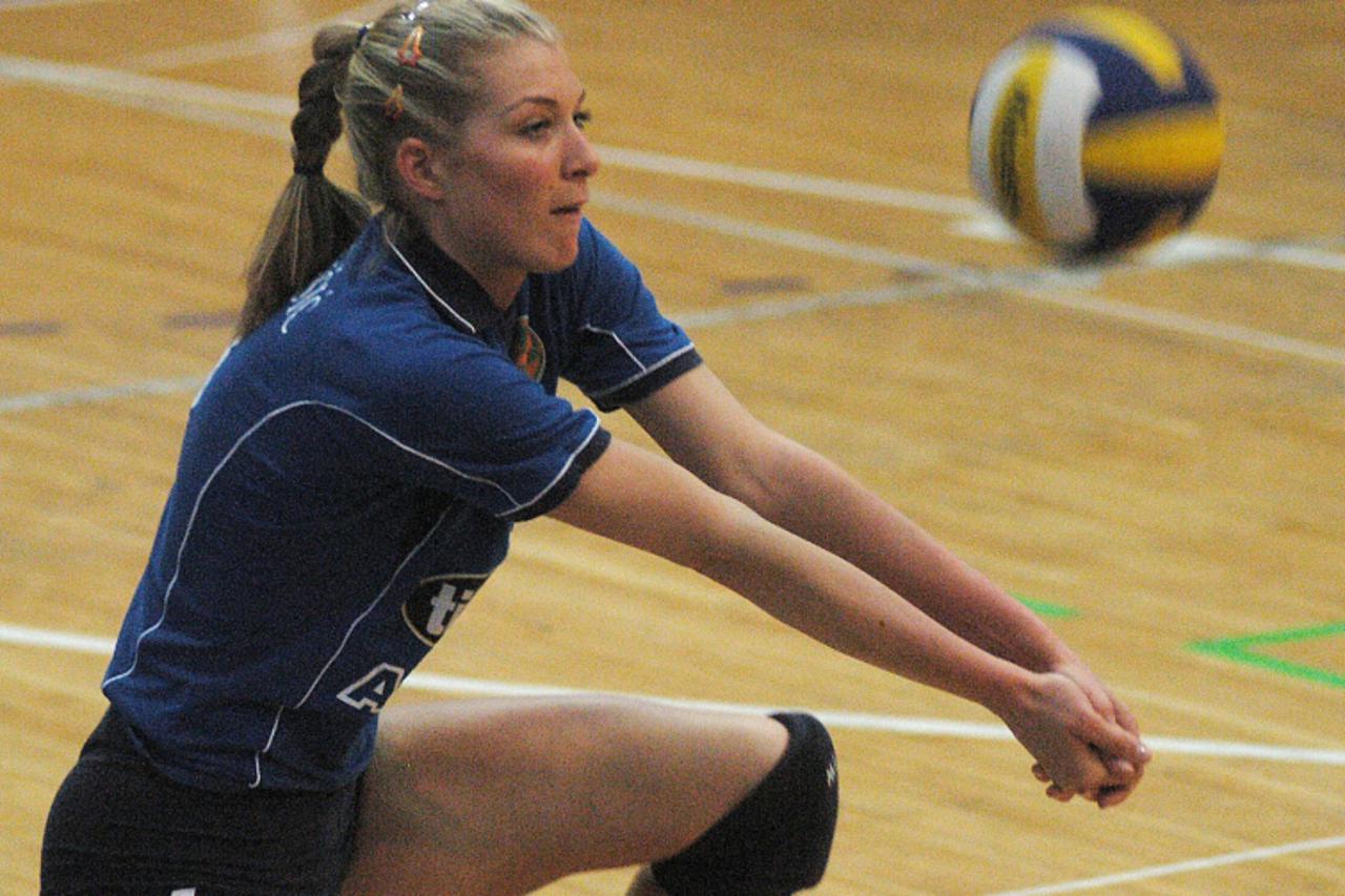 'sport...zagreb...07.04.2004. velika gorica, odbojka, azena - rijeka, sena usic foto: goran stanzl'