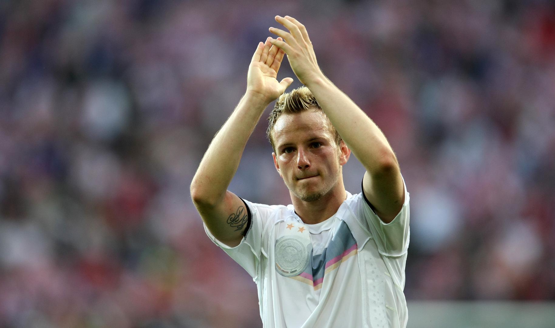 Nakon završetka karijere ostao je u Hajduku gdje je tehnički direktor, a nedavno se odrekao plaće do kraja sezone
