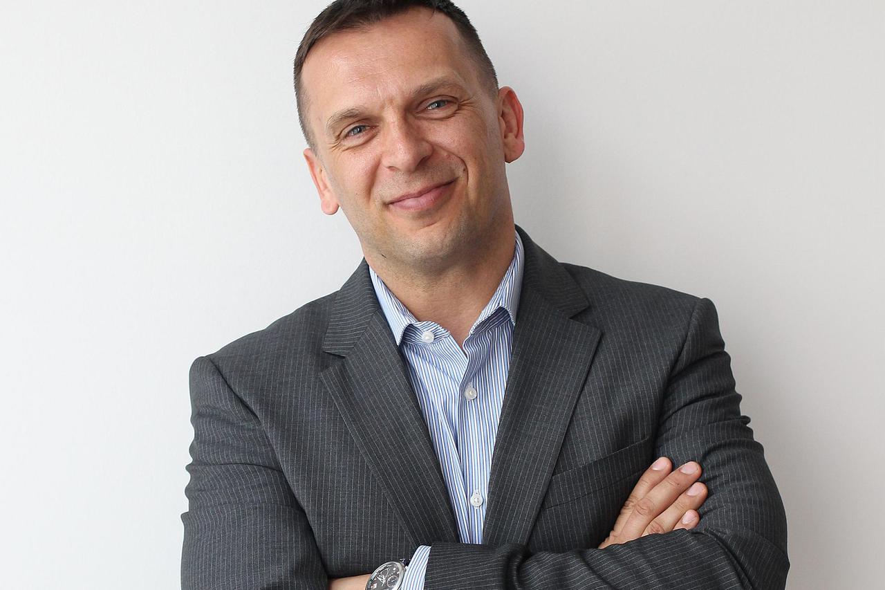 Domagoj  Kovač Algebra