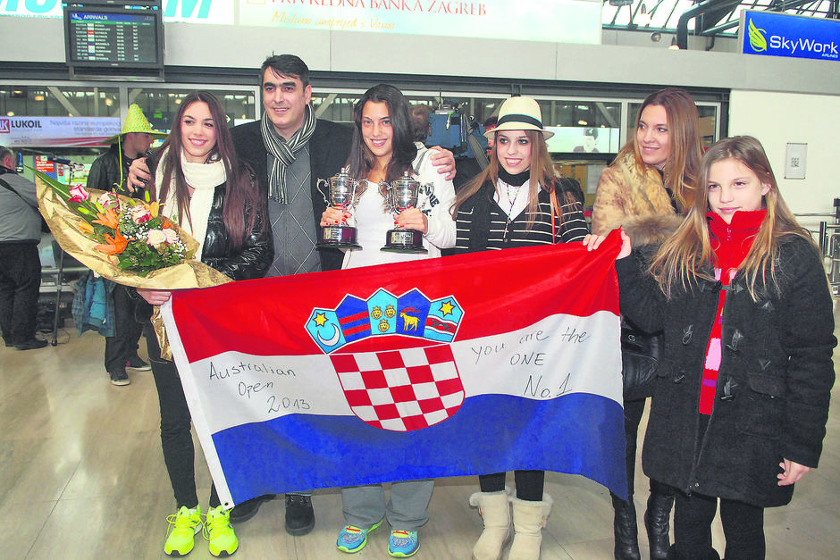 Ana Konjuh i obitelj