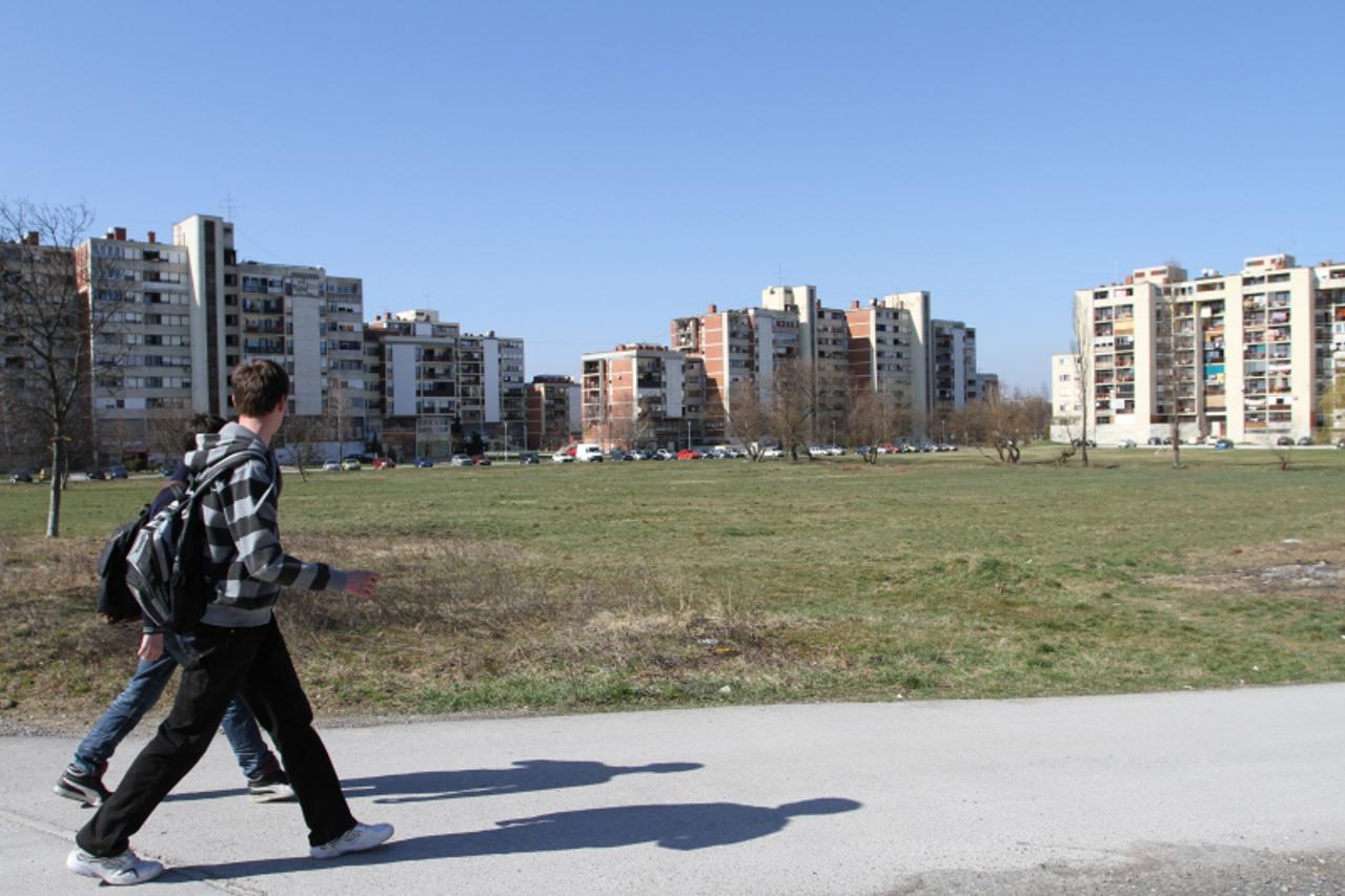 '16.03.2012. Karlovac - Atraktivno zemljiste u Grabriku koje je na drazbi prodano za 5,7 milijuna kuna. Photo: Kristina Stedul Fabac/PIXSELL'