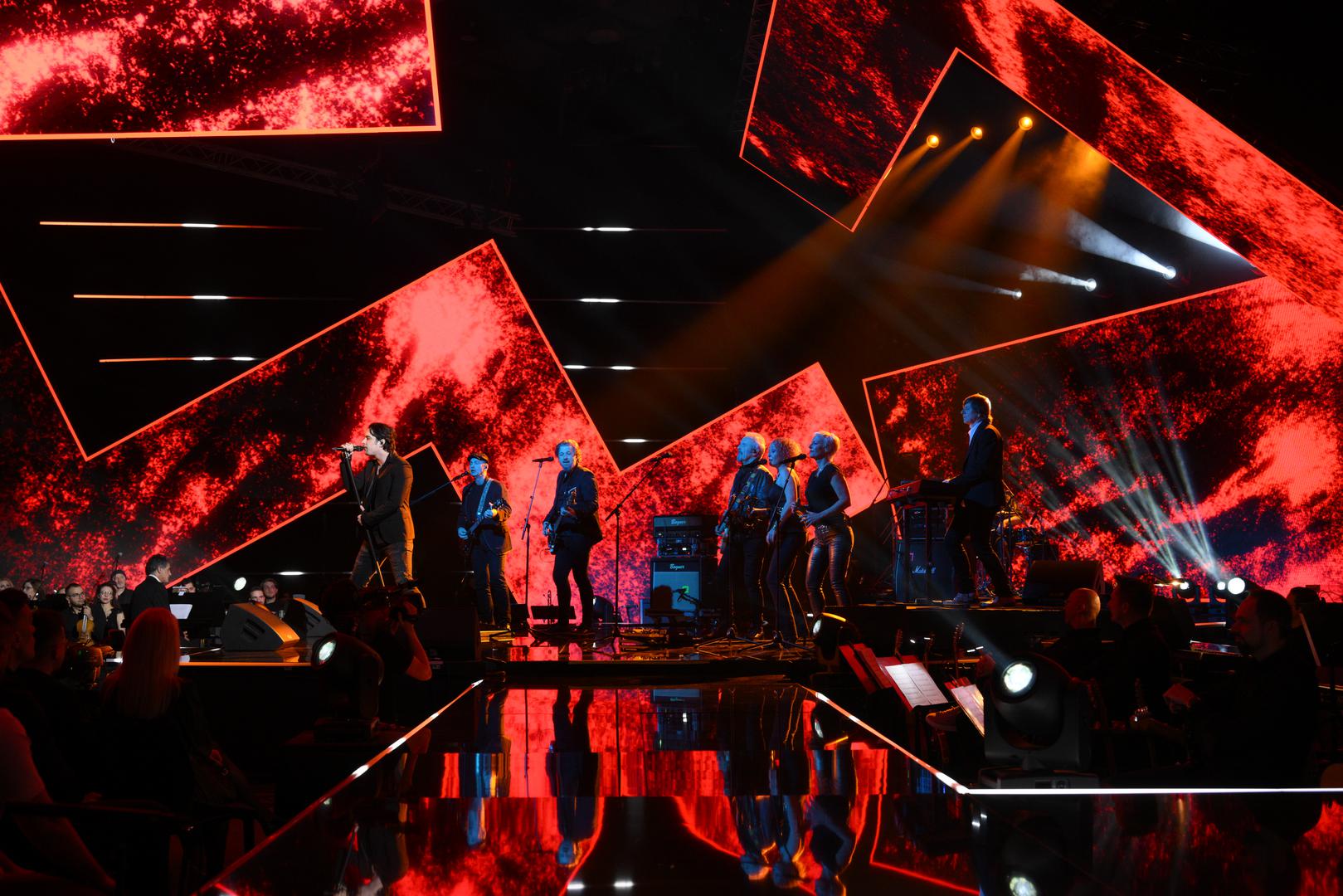 Porin za životno djelo - nagrada koja se dodjeljuje umjetnicima koji su svojim radom obilježili hrvatsku glazbu ove se godine dodjeljuje muzikologinji Eriki Krpan, bendu Parni valjak te glazbeniku i skladatelju Huseinu Hasanefendiću Husu.

