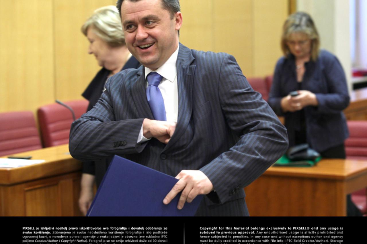 '03.05.2012., Zagreb - Raspravom o zakonu koristenju energije Sabor je danas nastavio 4. redovitu sjednicu. Igor Dragovan.  Photo: Patrik Macek/PIXSELL'