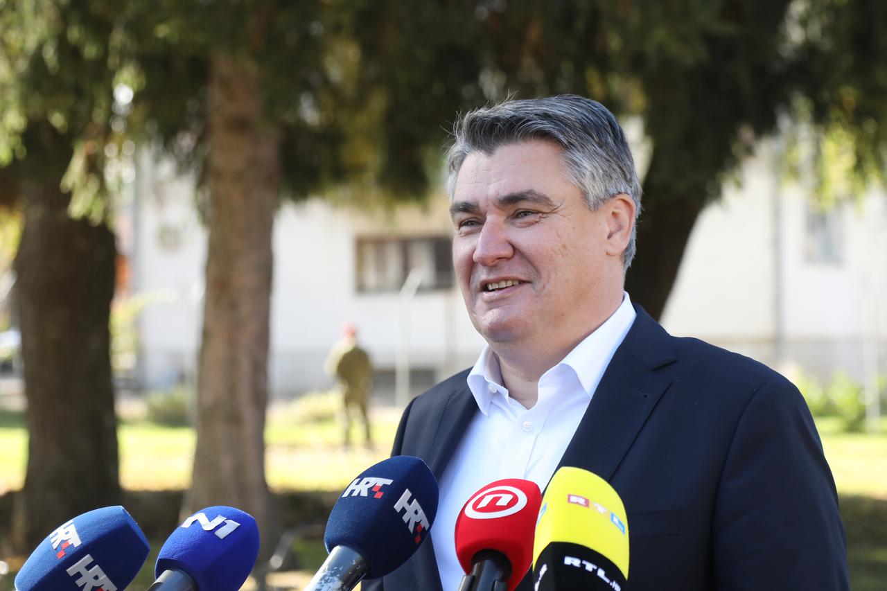 Gospić: Milanović na obilježavanju obljetnice 9. gardijske brigade "Vukovi" dao izjavu za medije