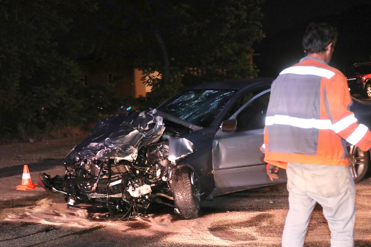 Dicmo: U teškoj prometnoj  nesreći smrtno stradale dvije osobe