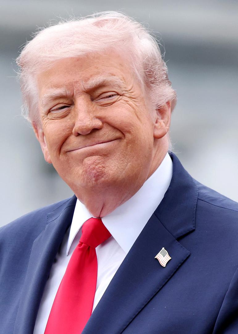 Putovnice su dio šire inicijative Trumpove administracije pod nazivom 'America250', koja uključuje i dodatne manifestacije poput Grand Prix utrke na National Mallu u kolovozu te UFC borbe na južnom travnjaku Bijele kuće u lipnju. 'Na ovaj način želimo obilježiti ovu povijesnu prigodu,’ izjavio je glasnogovornik Ministarstva vanjskih poslova Tommy Pigott.