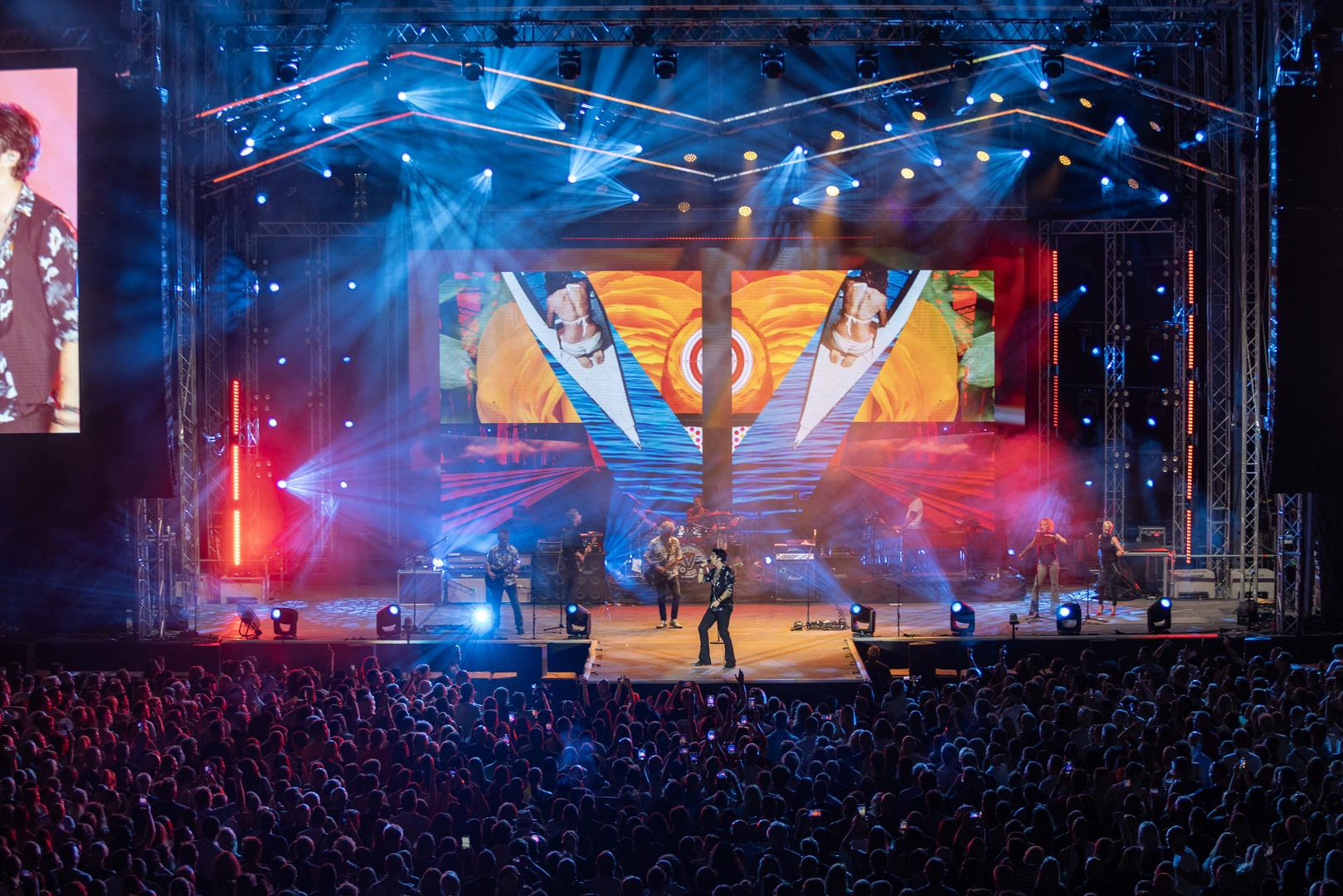 "Hvala Arena Pula, ostavili ste nas bez teksta", poručili su članovi benda putem svojih društvenih mreža neposredno po završetku koncerta, čime su saželi atmosferu jedne od najistaknutijih večeri njihove jubilarne turneje “50”.