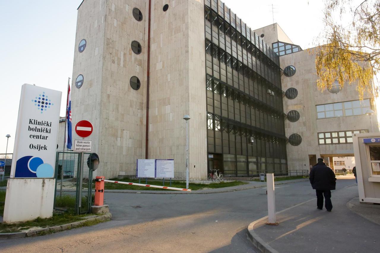Osijek: Ulaz u KBC Osijek dozvoljen samo kroz trijažni šator