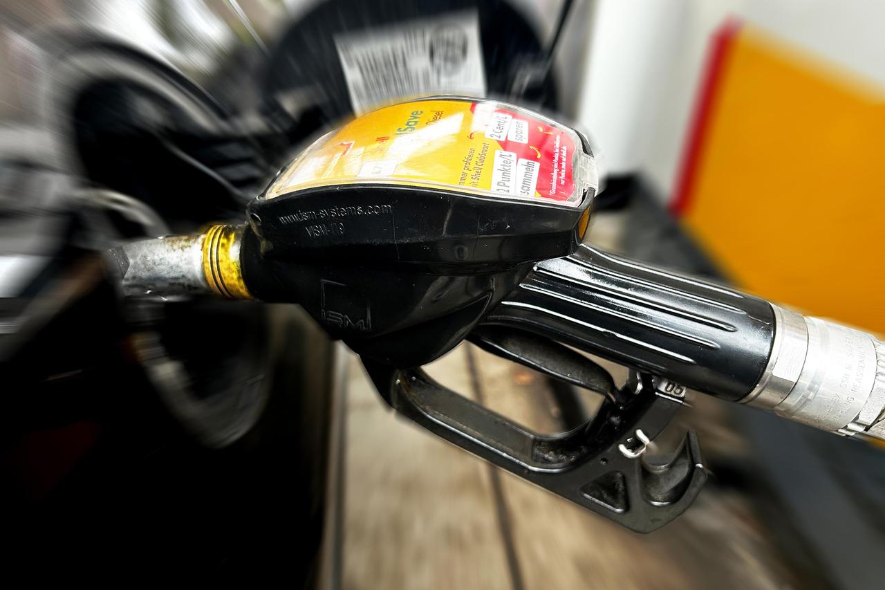 Tankstelle, Tanken