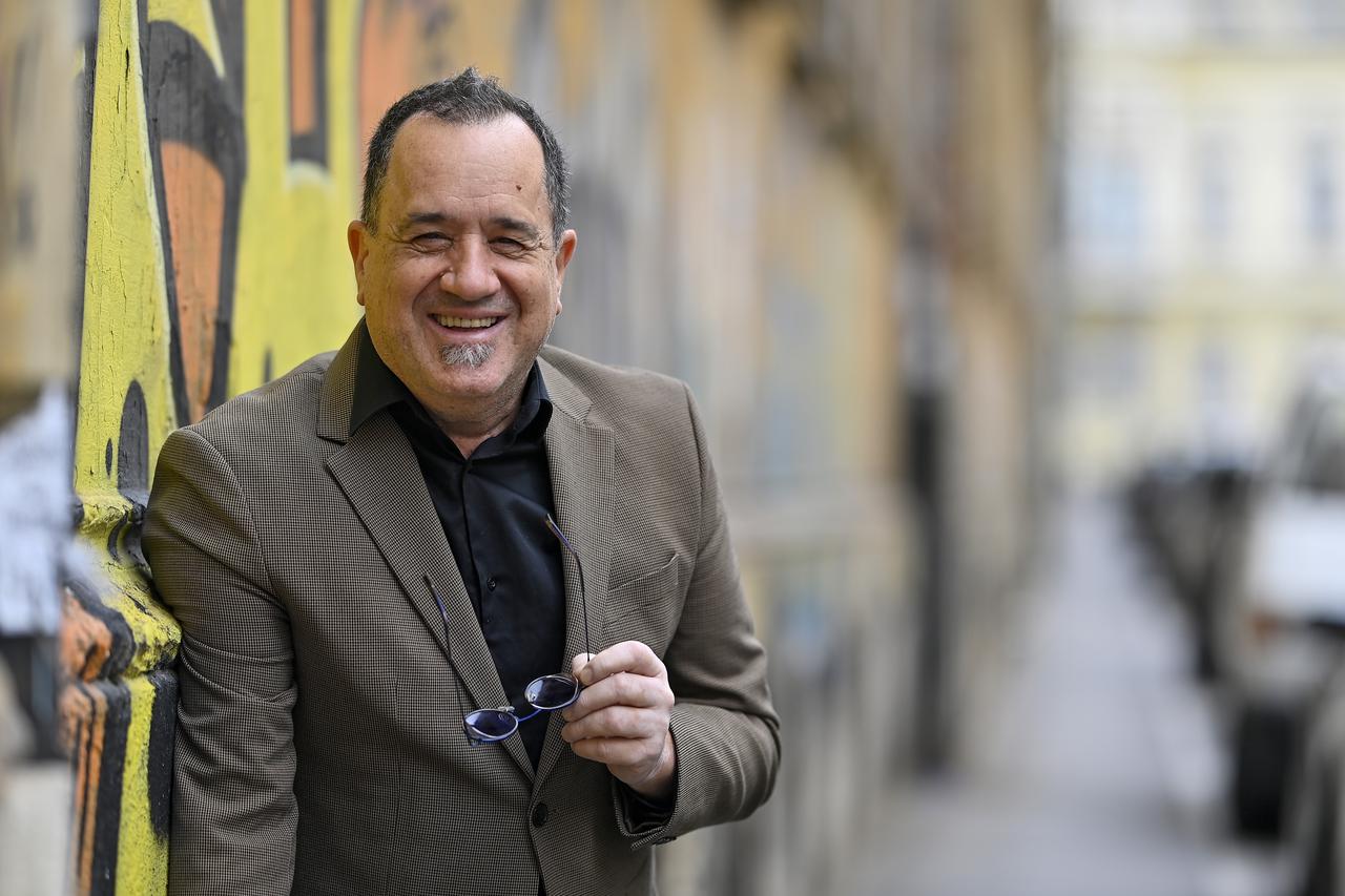 Zagreb: Pjevač Neno Belan