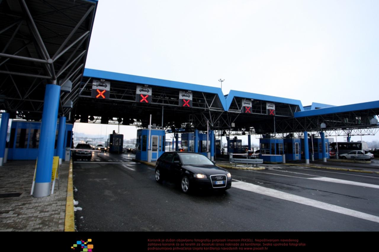 '10.12..2010.,Bregana - Granicni prijelaz Bregana. Hrvatsko-Slovenska granica. Photo: Boris Scitar/PIXSELL'