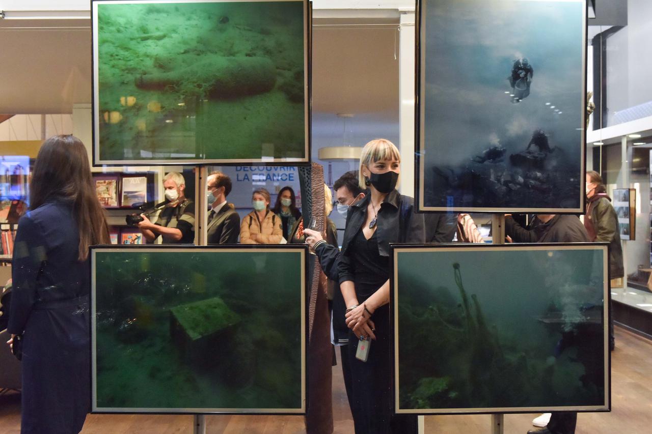 Zagreb: Otvorena je izložba   fotografija i skulptura pod nazivom Art Ecology – Art for the Oceans