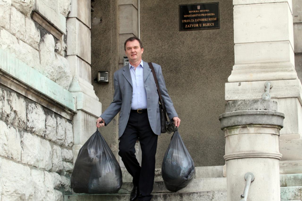 '29.04.2013. Rijeka - Dr Alan Bosnar izlazi iz pritvora nakon placene jamcevine. Photo: Goran Kovacic/PIXSELL'