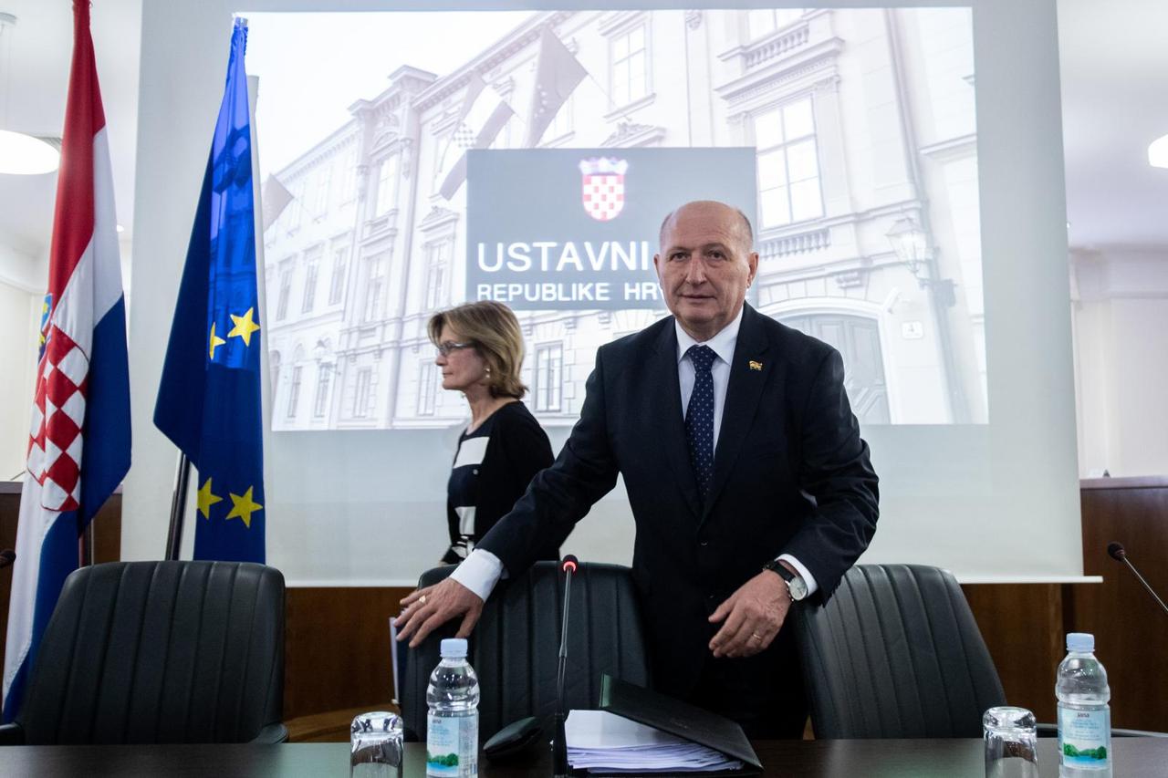 Na konferenciji za medije  predsjednik Ustavnog suda izvijestio je o nekoliko novijih odluka