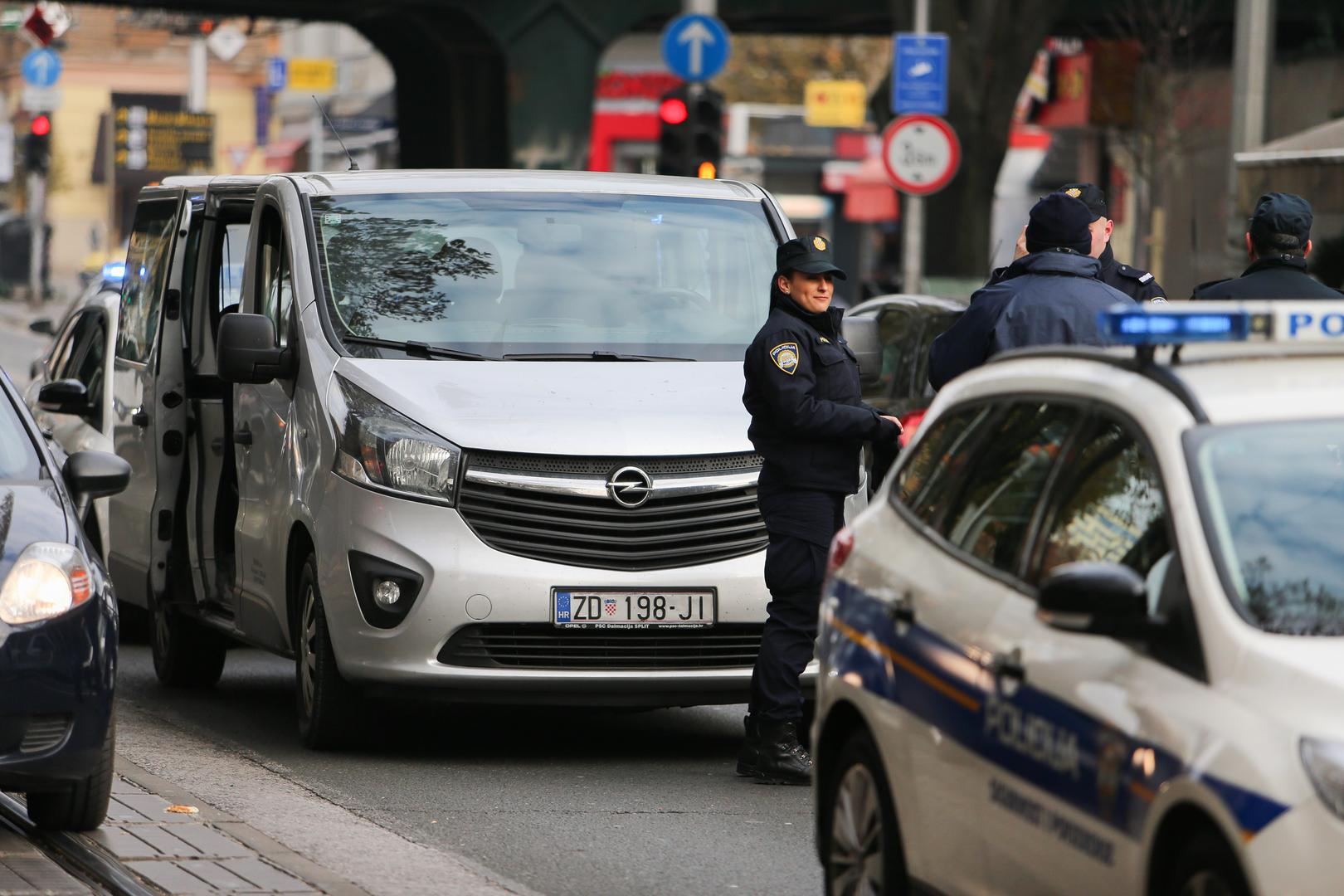 Policija je krenula za sudionicima tučnjave i oni su zaustavljeni kod Tehničkog muzeja