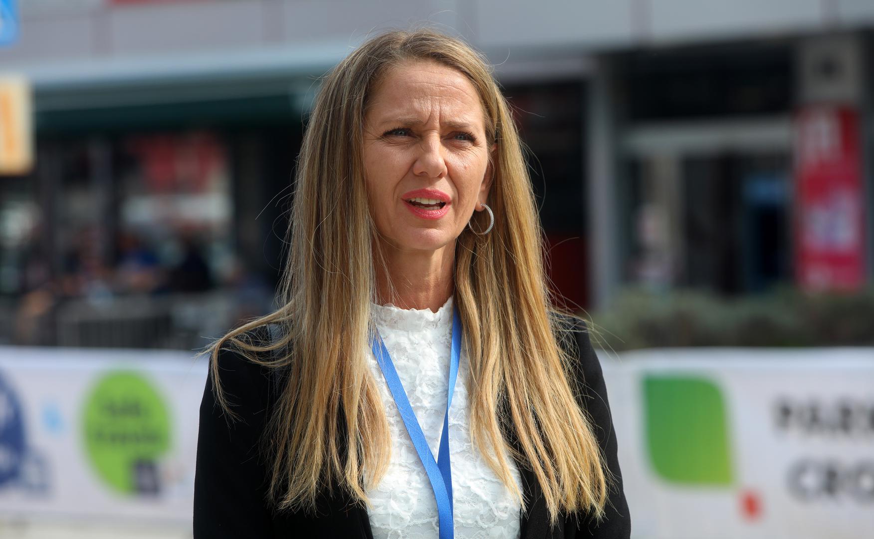 Mirjana Puškarić gradonačelnica Slunja prima plaću u iznosu od 3.349 eura neto