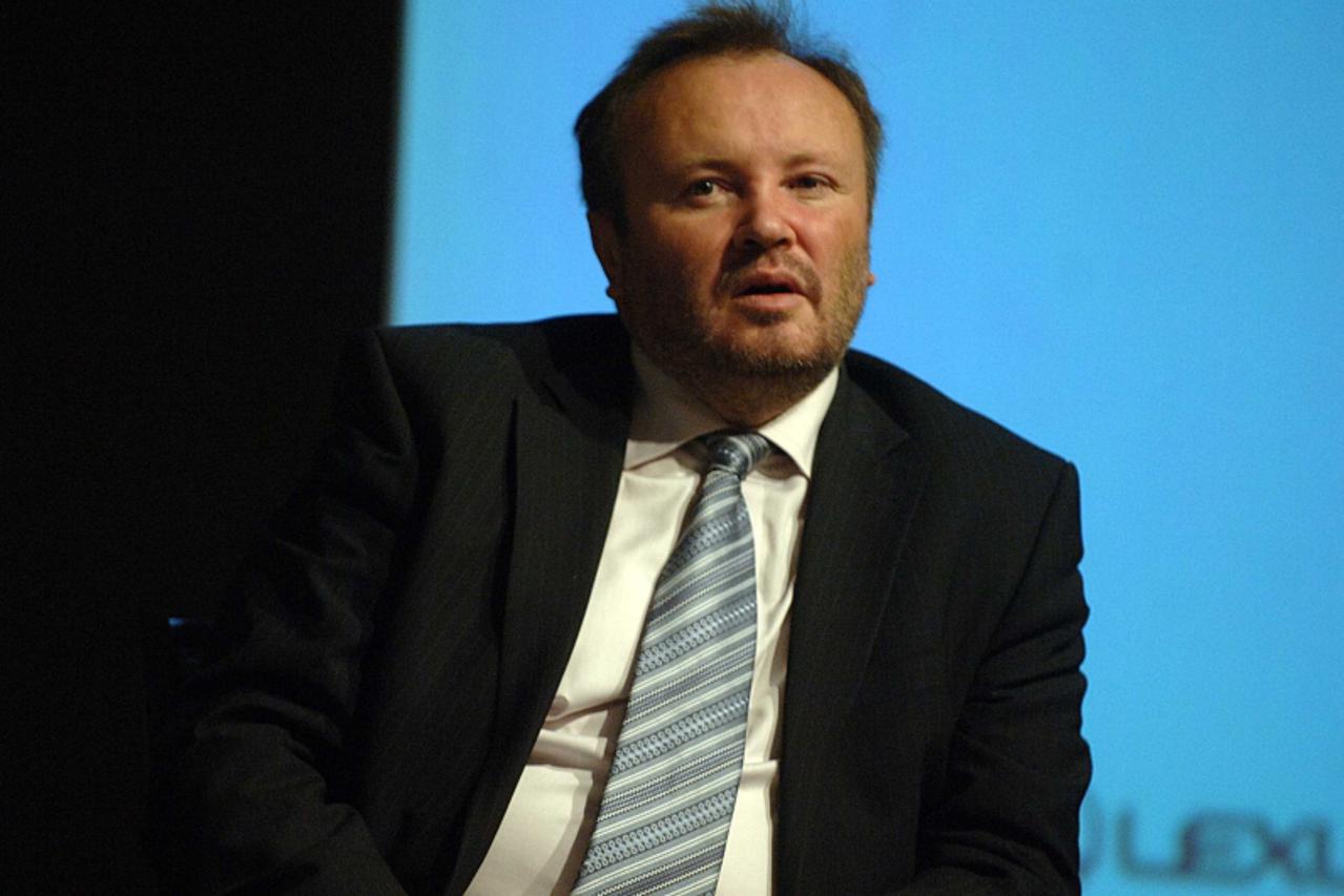 \'unutrasnja-16.10.2009.,Split,Hrvatska  -danas je zapoceo trodnevni devetnaesti po redu kongres zagrebacke burze u splitskom la meridijen hotelu ,popodne je odrzan okrugli stol na kojem su sudjeloval