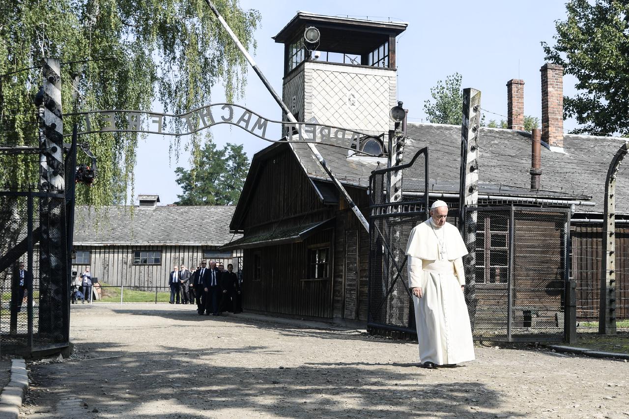 Papa u Auschwitzu