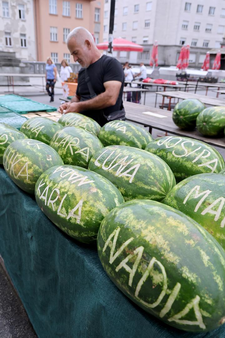 Tako Josipa, Karla, Nada ili Marko – i mnogi drugi – mogu ponijeti kući lubenicu baš s vlastitim potpisom.