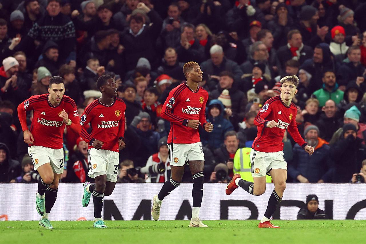 Premier League - Manchester United v Aston Villa