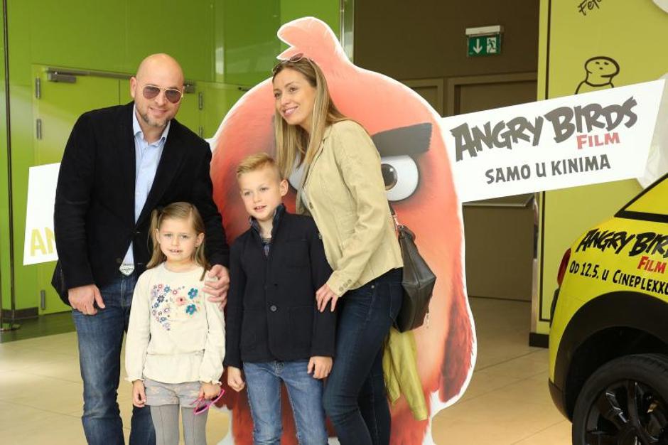 Poznati s djecom na premijeri animiranog filma Angry Birds
