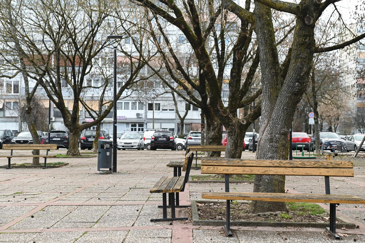 Zagreb: Trg Ivana Meštrovića u Zapruđu