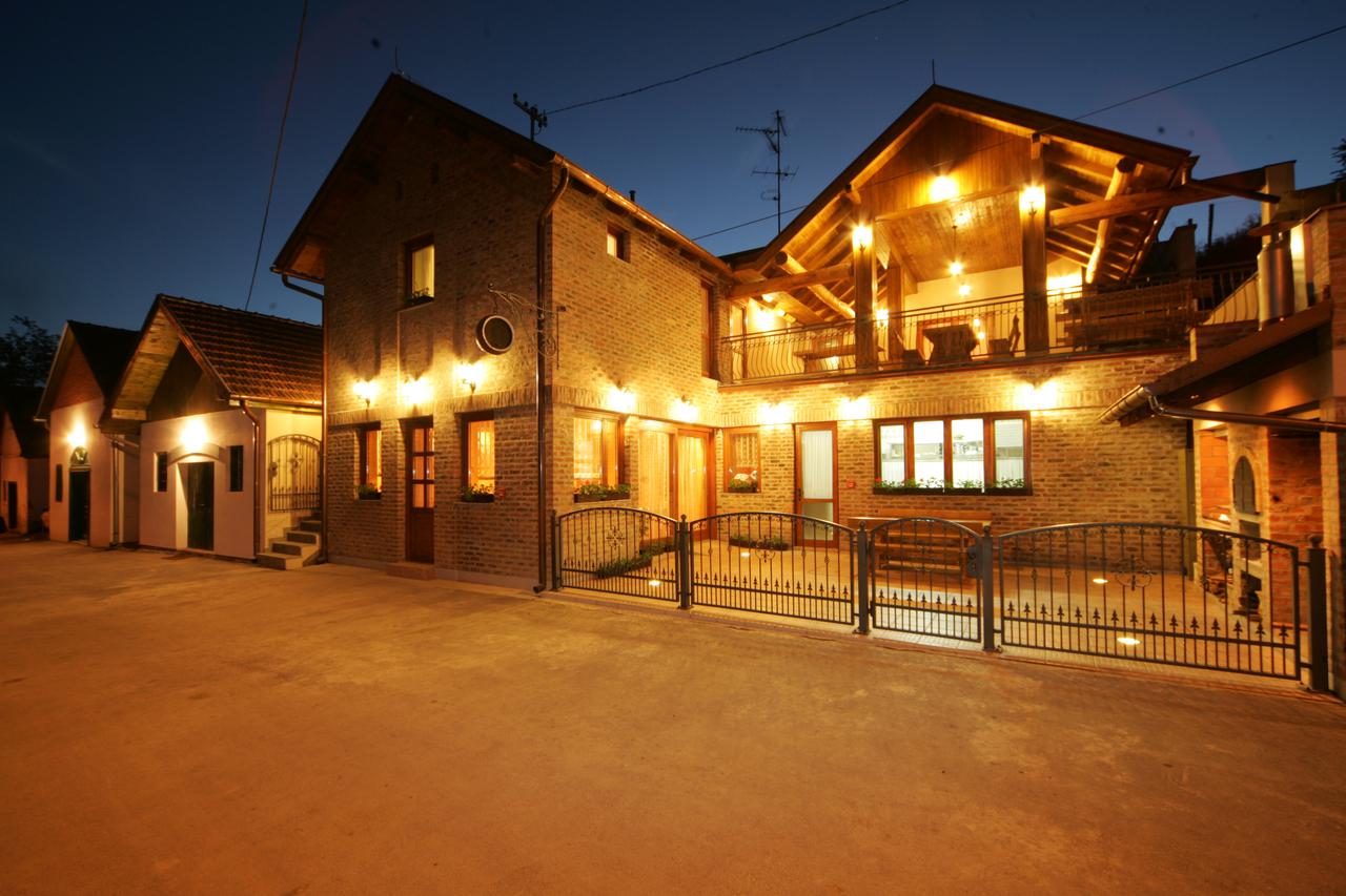 Jeste li ikad spavali u Sauvignonu, Chardonnayu ili Kadarki?