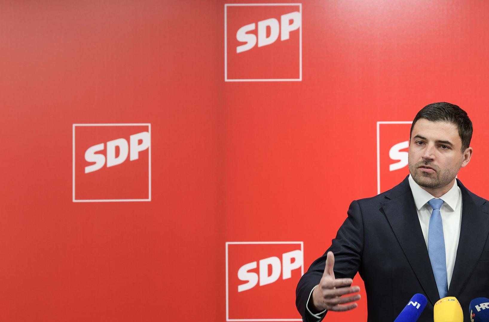 03.05.2020., Zagreb- Tiskovna konferencija SDP-a na temu SDP-ov Paket interventnih mjera u podrucju socijalne zastite. Na konferenciji su govorili predsjednik SDP-a Davor Bernardic, politicki tajnik SDP-a Davorko Vidovic, predsjednica Foruma zena SDP-a Maja Sporis, clanica Predsjednistva SDP-a Ivana Posavec Krivec, te canovi SDP-ovog Savjeta za socijalnu politiku Nino Zganec i Aleksandra Biskupec.Davor BernardicPhoto: Sandra Simunovic/PIXSELL