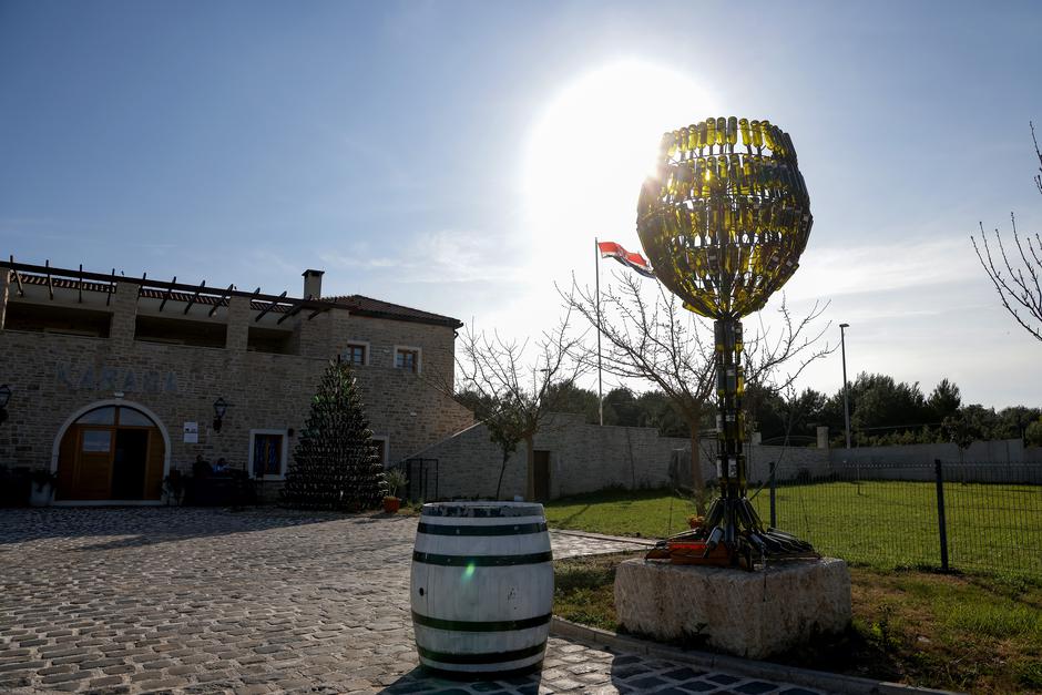 Pakoštane: Vinarija Karaba