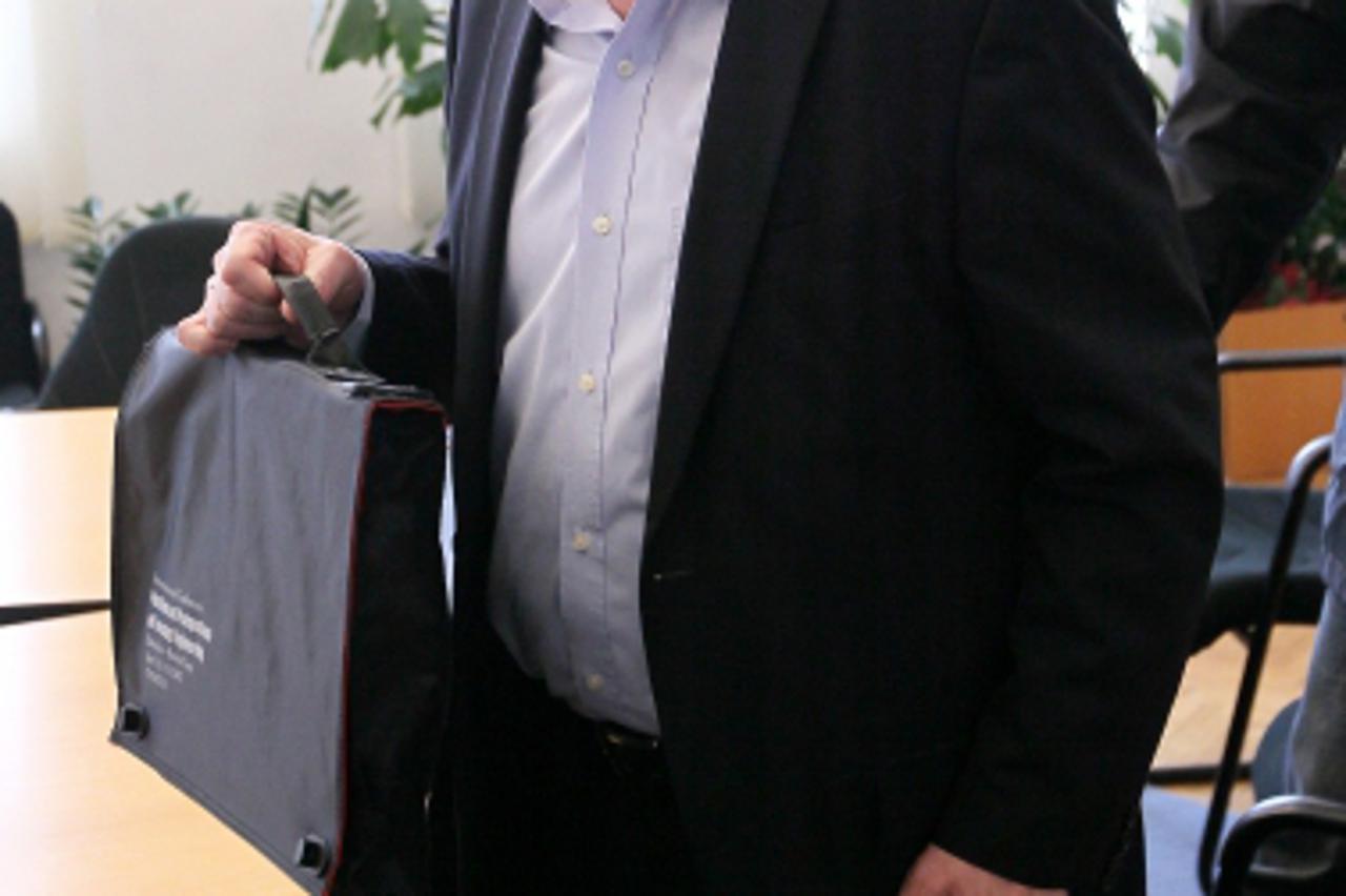 '21.03.2013., Koprivnica - Nakon sto su se prije dva dana razisli zbog razlicitih razmisljanja o tome kakav treba biti dnevni red clanovi Skupstine Koprivnicko-krizevacke zupanije su danas ponovili sc