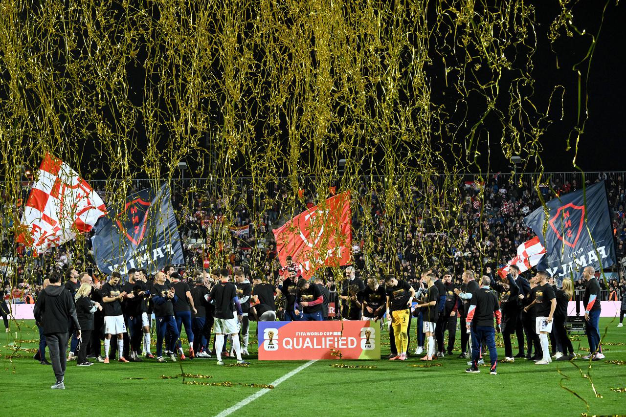 Slavlje nogometaša Hrvatske nakon pobjede nad Farskim otocima i plasmana na Svjetsko prvenstvo