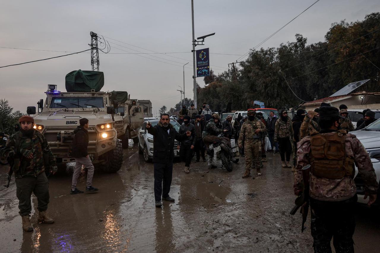 The Syrian army takes full control of Deir al-Zor province after the withdrawal of the Syrian Democratic Forces