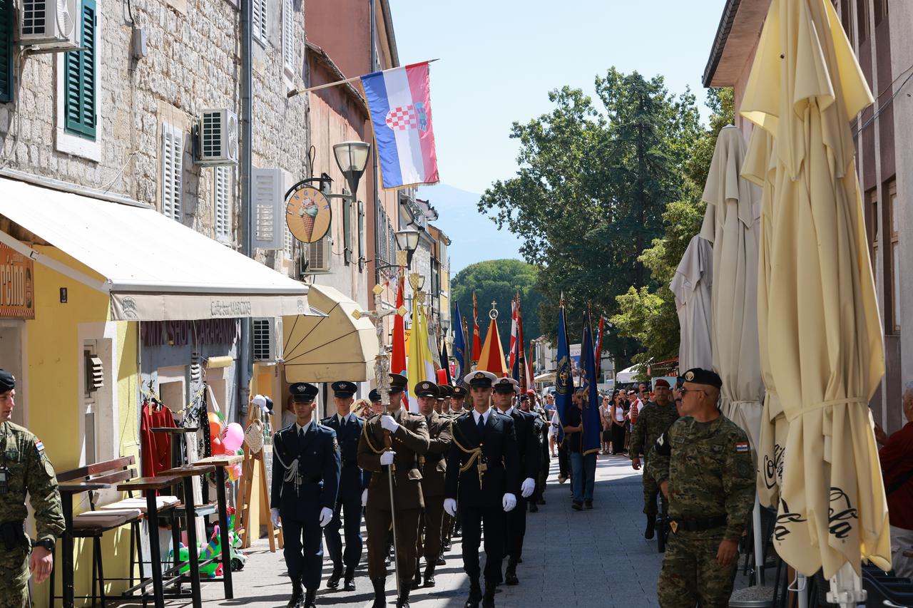 Sinj: Održano 12. regionalno hodočašće vojske, policije i branitelja u svetište Gospe Sinjske