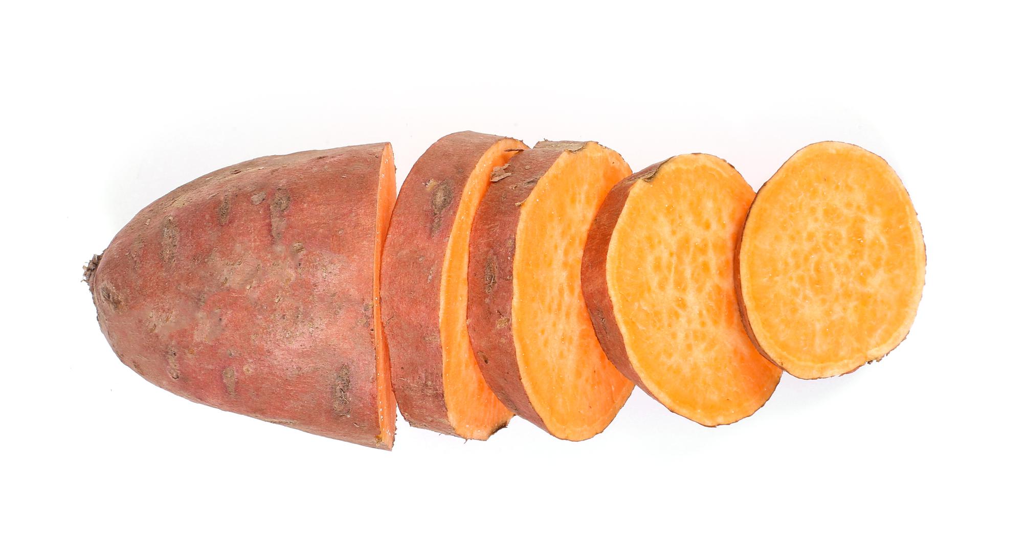 Batat ili slatki krumpir odličan je izvor beta- karotena, a u 114 grama ovog slatkog krumpira sadrži beta - karotena da pokrije četiri puta veću količinu dnevno potrebnog Vitamina A. 