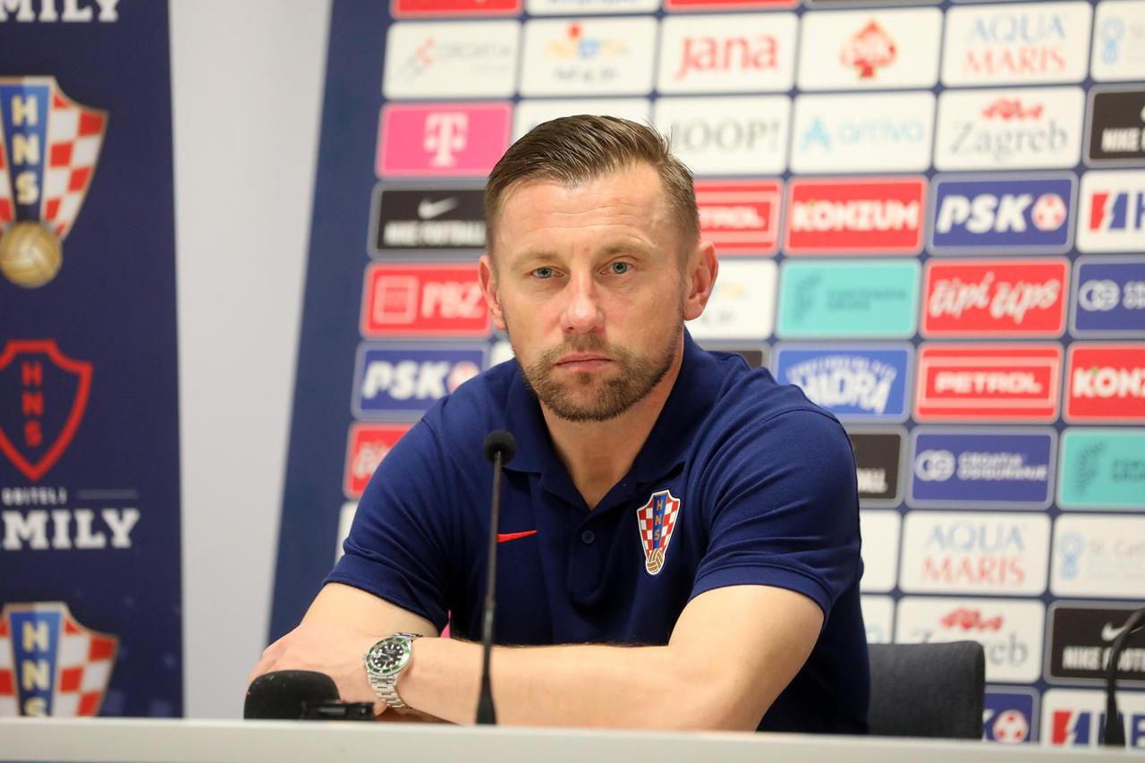 Rijeka: Izbornik U-21 reprezentacije, Ivica Olić, na konferenciji nakon utakmice