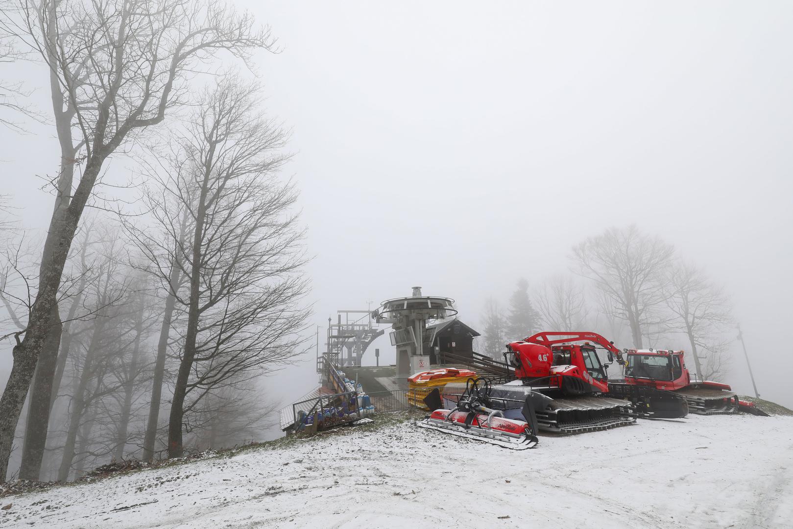 25.11.2023.,Zagreb,Sljeme - Prvi ovosezenski snijeg na Sljemenu.Photo: Jurica Galoic/PIXSELL Photo: Jurica Galoic/PIXSELL