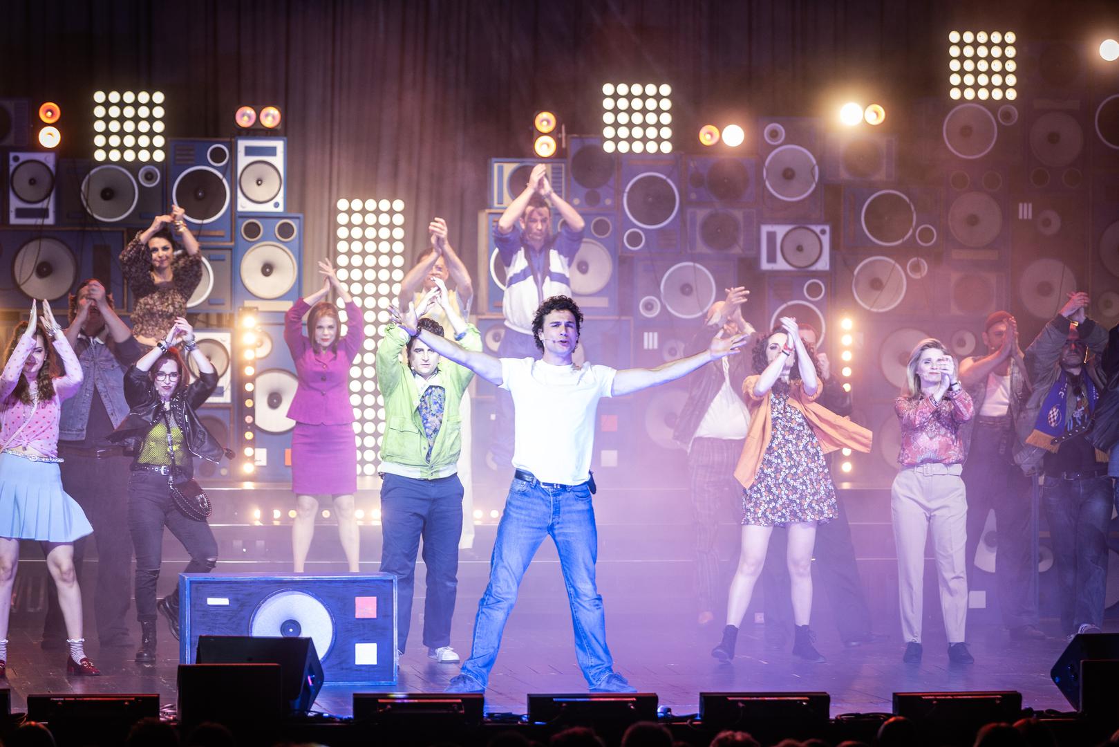 Glumačku podjelu čine Damian Humski, Ružica Maurus / Dora Hasanec, Ognjen Milovanović, Nika Ivančić, Jasna Palić Picukarić, Goran Malus, Ivan Glowatzky, Jan Kovačić, Matija Škvorc, Filip Riđički, Vid Balog / Zlatko Ožbolt, Tara Thaller, Ivan Magud, Davor Svedružić, Nera Stipičević, Mila Elegović, Saša Buneta i Božidar Peričić