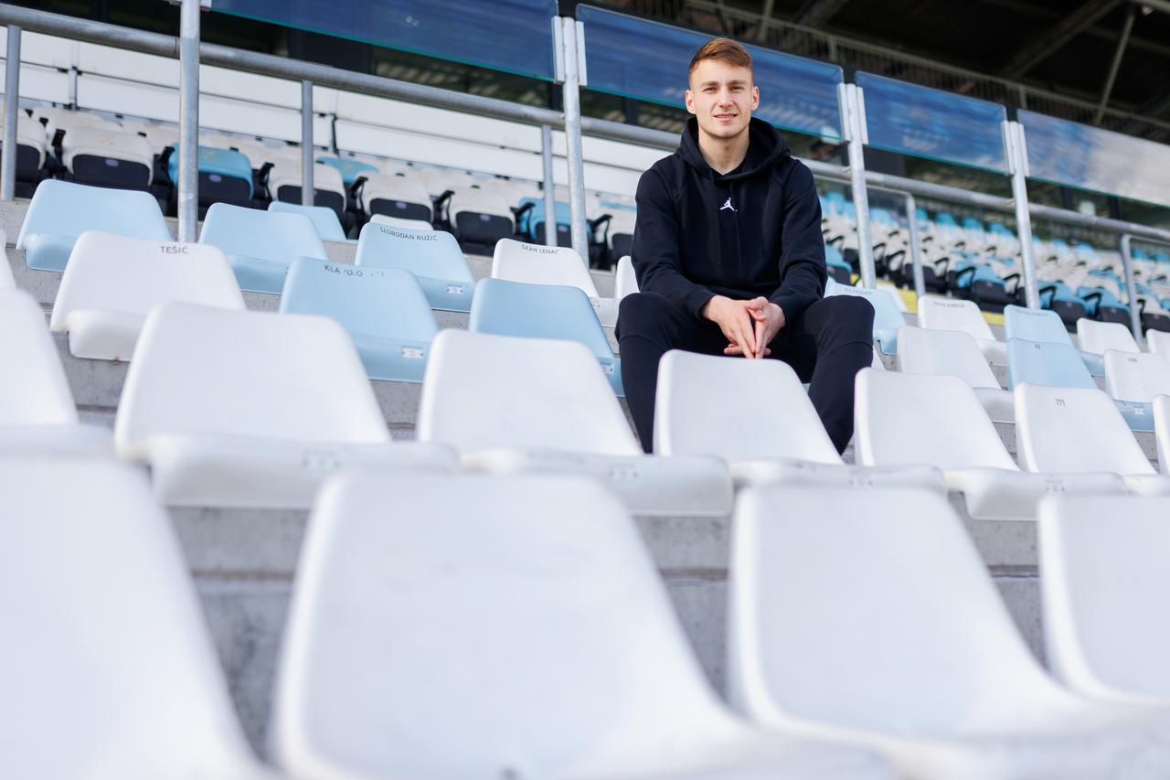 Nogometaš HNK Rijeka Toni Fruk