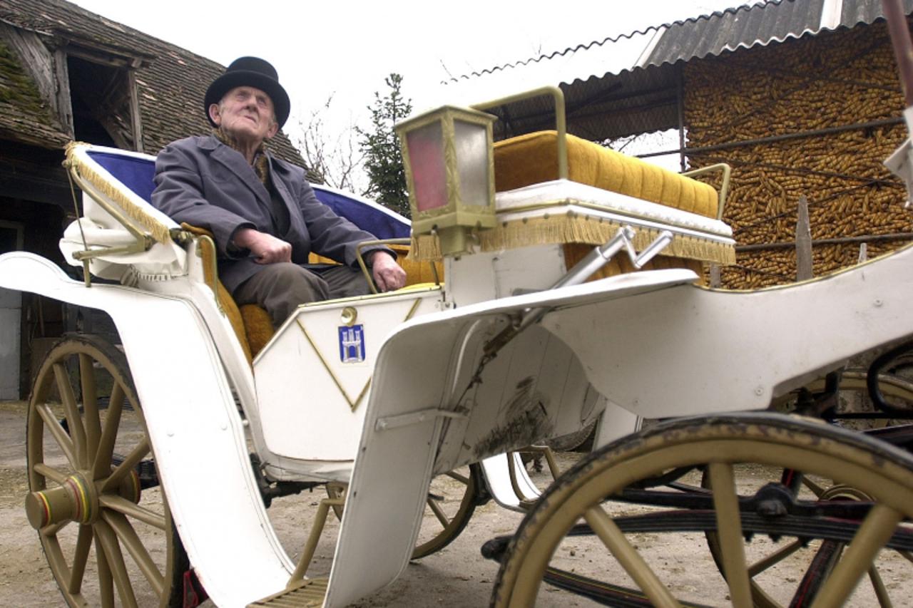 'gradska...zgb...23.02.2002. kocijas josip habric snimio:boris scitar'